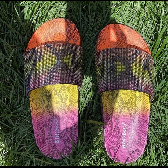 Sandals - Picture 2 of 3